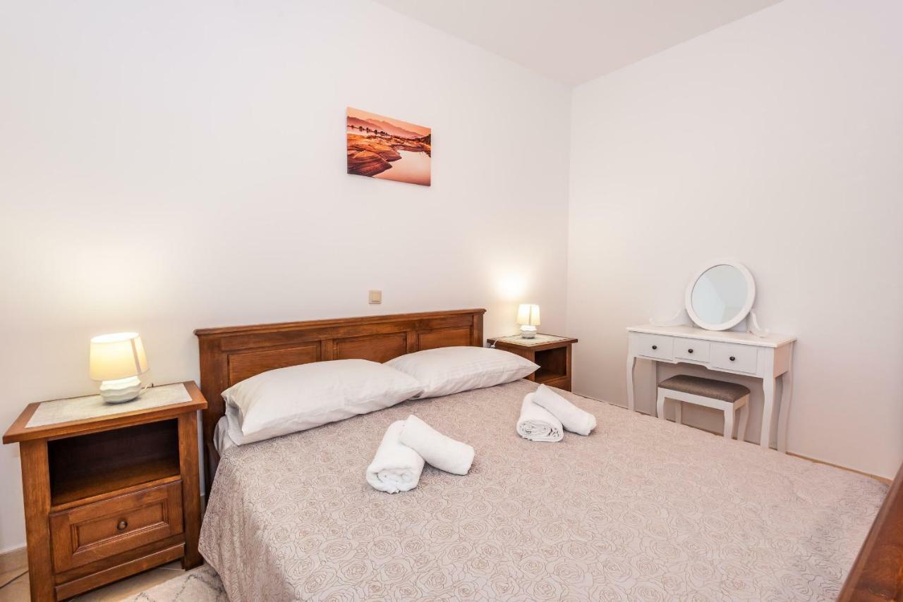 Apartmani Marina Klek Dış mekan fotoğraf